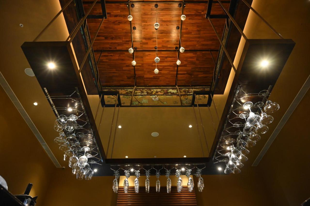 Manjeera Sarovar Premiere Hotel Rājahmundry Exterior foto